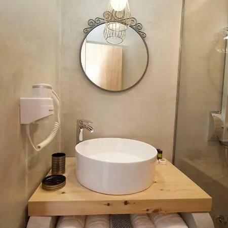 Pericles Hotell 3*